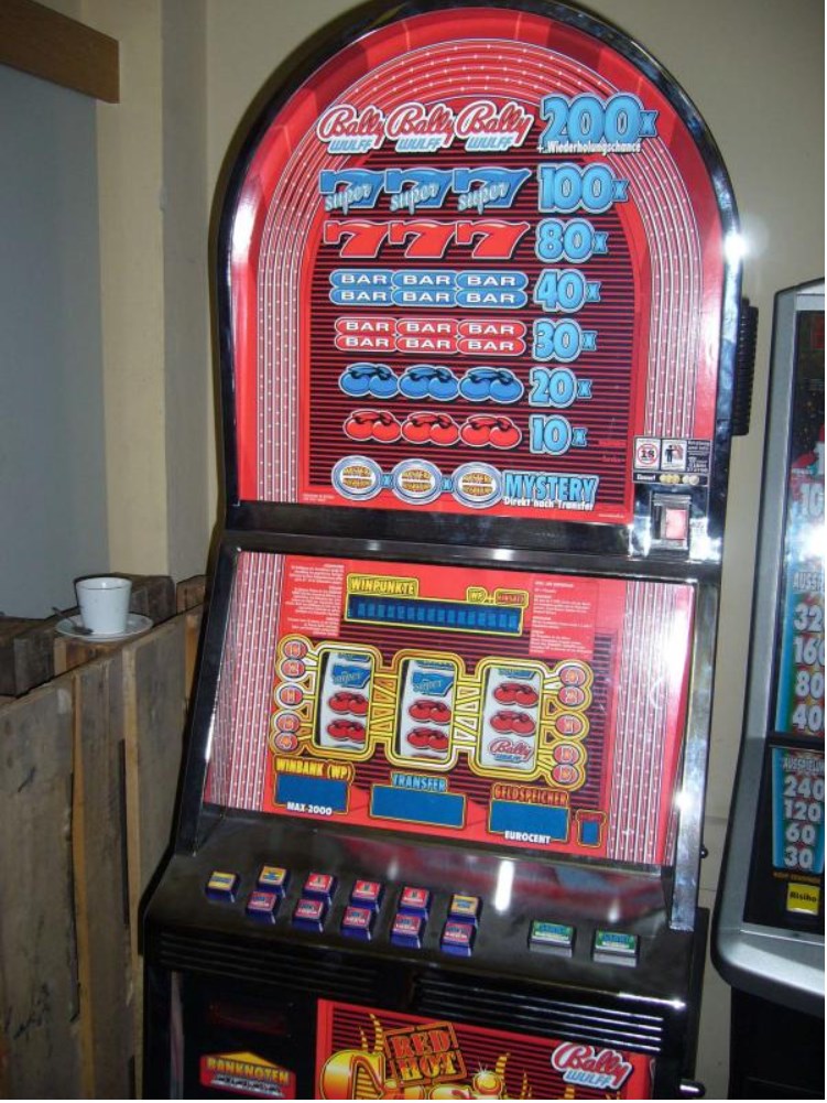 2018-02-20 23_39_13-Geldspielautomaten - Gesamtliste - Red Hot Casino 5 Lines.jpg