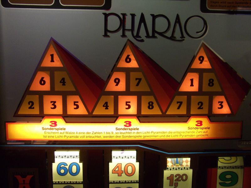 300_kurzweiliges_spiel_mit_den_pyramiden